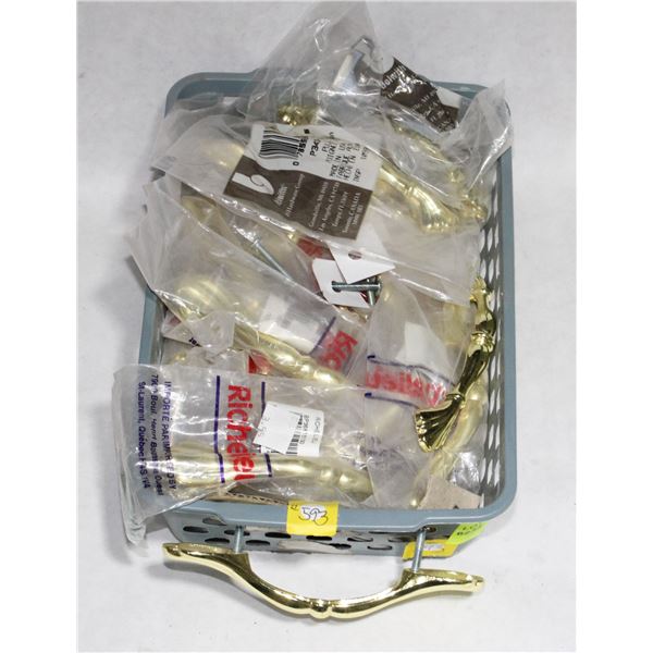 TRAY OF GOLD FINISH CABINET PULLS