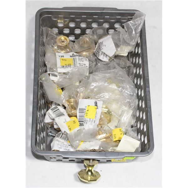 TRAY OF GOLD FINISH CABINET KNOBS