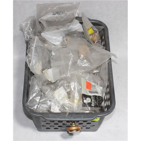 TRAY OF GOLD, WOOD, AND BLACK FINISH CABINET KNOBS