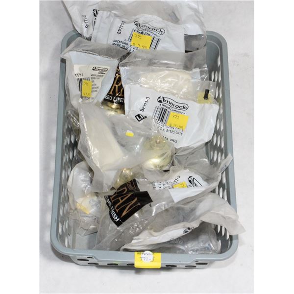 TRAY OF BRASS FINISH CABINET KNOBS