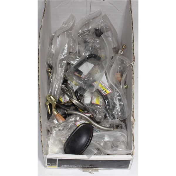 MIXED TRAY OF CABINET KNOBS AND PULLS