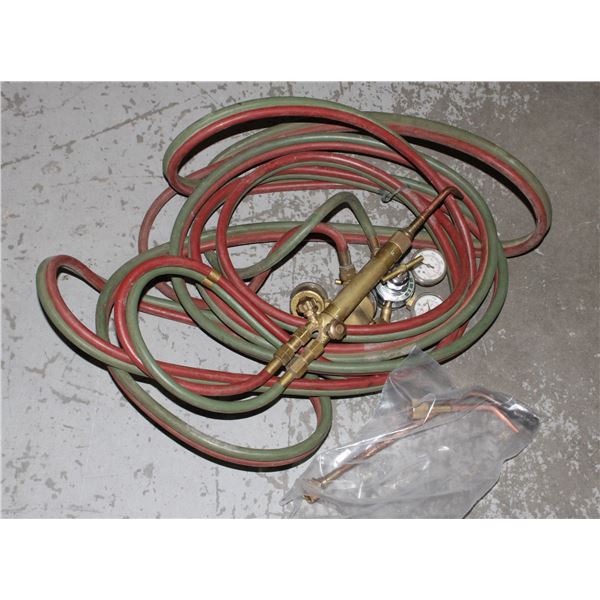 HARRIS OXY ACETYLENE WELDING TORCH, WITH 3 TIPS
