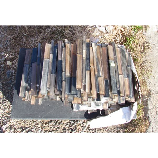 GLASS TILE REMNANTS 2 COLORS