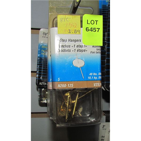 LOT OF STEP HANGERS