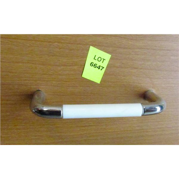 CHROME AND WHITE PULL 3 3/4 '