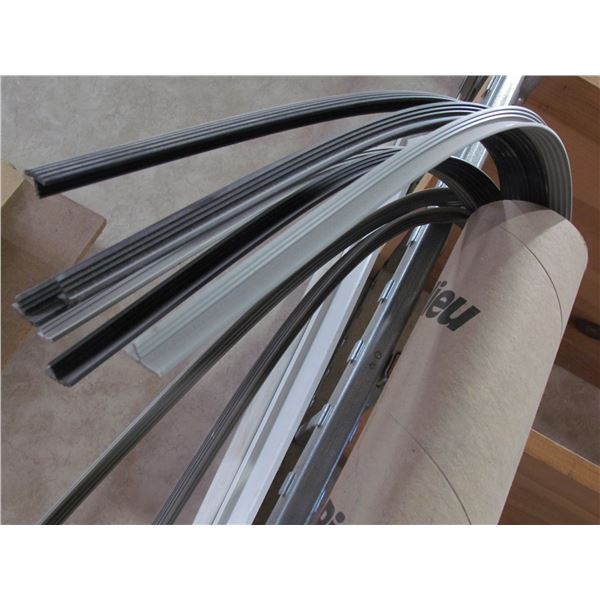 8 PIECES RUBBER FLOOR TRANSITIONS 8 FT.