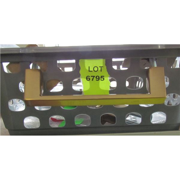 CHAMPANGE BRONZE PULLS AND 1 KNOB