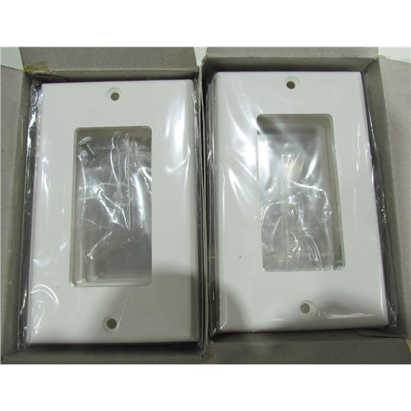 2 BOXES OF 10 EACH SINGLE DECORA PLATES