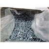 Image 1 : 8 - 32X1 5/8 NEARLY FULL CASE OF MACHINE SCREWS