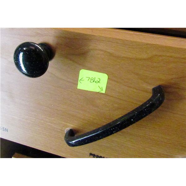 BLACK W SPECKLES BLACK KNOBS WITH MATCHING PULLS
