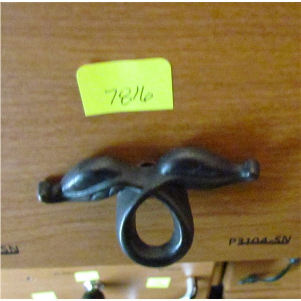 MATTE BLACK LEAF KNOBS