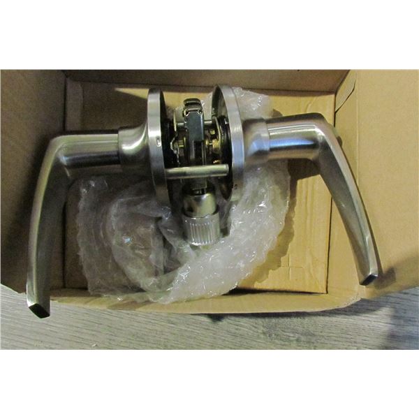 TAYMOR SATIN NICKEL PRIVACY LEVER HANDLE