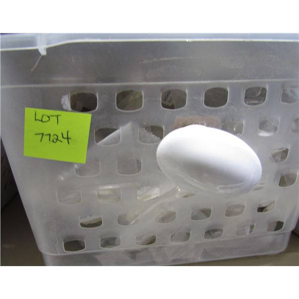 OVAL WHITE PORCELAIN KNOBS