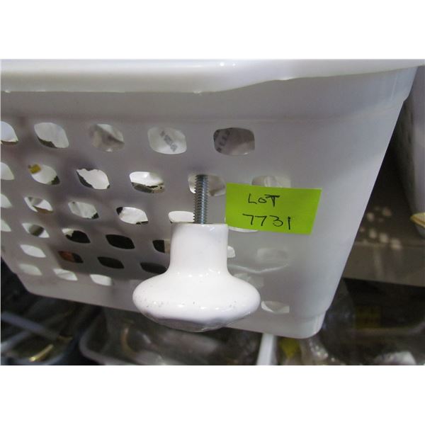 WHITE PORCELAIN KNOB