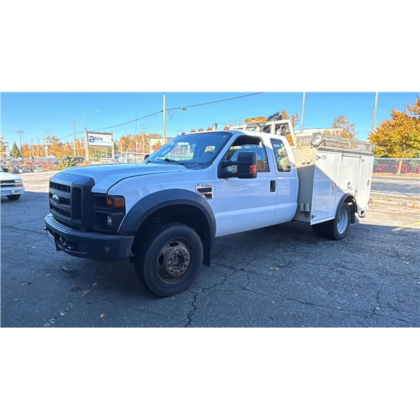 2009 FORD F-550 SUPERDUTY, 2DR WITH 2 COACH DOORS PU, WHITE, VIN 1FDGX57RX9EB16572,