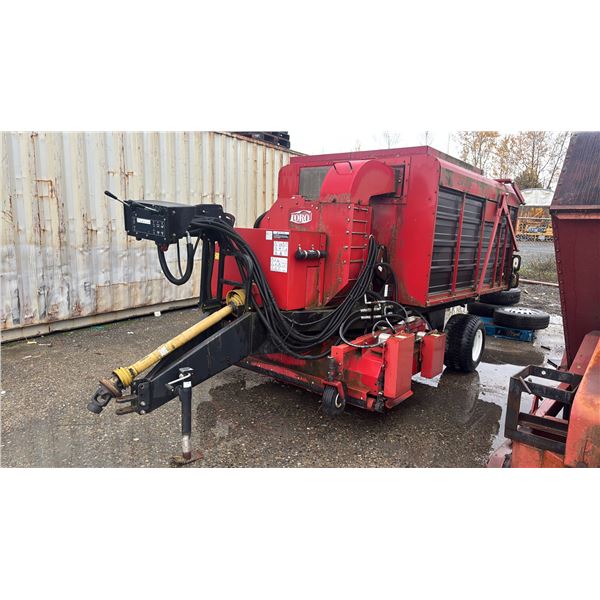 2015 TORO 07053314000121 VERSA-VAC, RED, VIN 07053314000121,