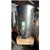 Image 2 : MARCHISIO 600 PORTABLE STAINLESS STEEL FERMENTATION TANK 51.5" X 30.5" - STAND DIMENSIONS: 30.5" X