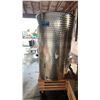 Image 2 : MARCHISIO 600 PORTABLE STAINLESS STEEL FERMENTATION TANK 51.5" X 30.5" - STAND DIMENSIONS: 30.5" X