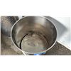 Image 2 : MARCHISIO 200 STAINLESS STEEL FERMENTATION TANK 26.5" X 25.5"