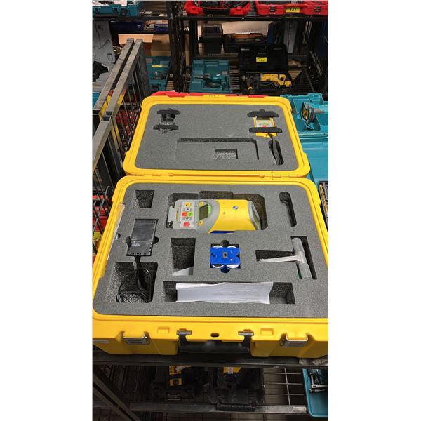 DG613G DIAL GRADE PIPE LASER IN A HARD TRANSPORT CASE