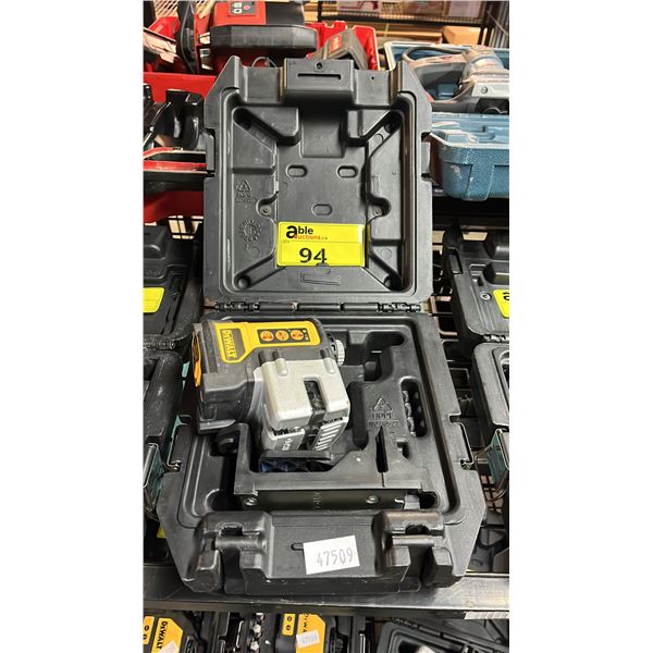 DEWALT DW089 3 BEAM LINE LASER LEVEL IN A HARD TRANSPORT CASE