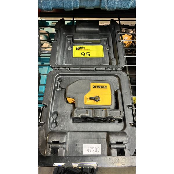 DEWALT DW083 3 BEAM LINE LASER LEVEL POINTER IN A HARD TRANSPORT CASE