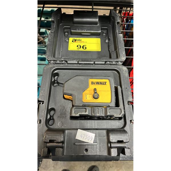 DEWALT DW083 3 BEAM LINE LASER LEVEL POINTER IN A HARD TRANSPORT CASE