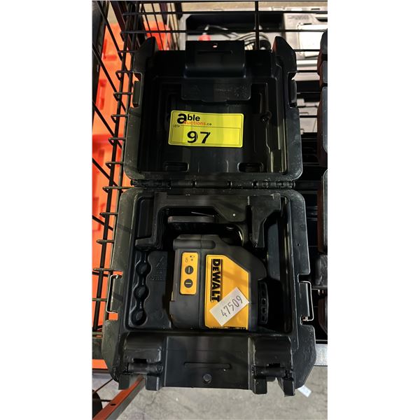 DEWALT DW087 LASER LEVEL IN A HARD TRANSPORT CASE