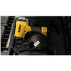 Image 2 : DEWALT PNEUMATIC COIL SIDING AND FENCING NAILER IN A HARD TRANSPORT CASE
