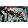 Image 2 : BOSCH BULLDOG XTREME VARIABLE SPEED ELECTRIC ROTARY HAMMER IN A HARD TRANSPORT CASE