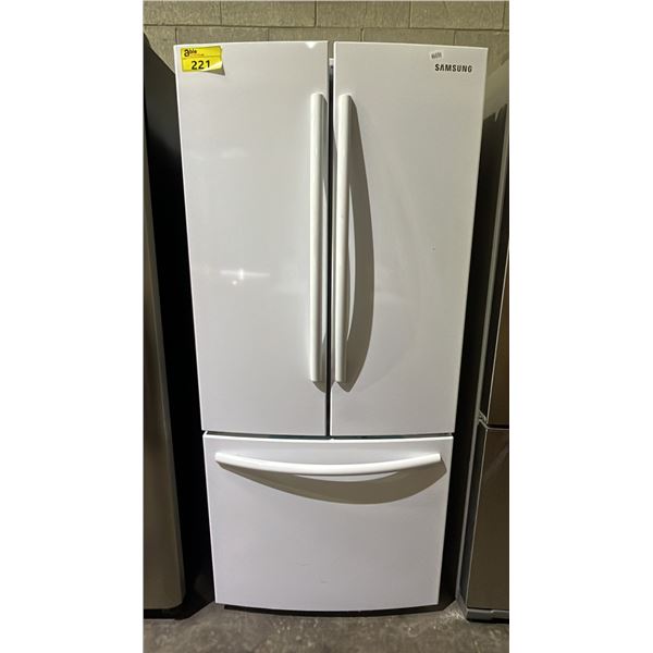 SAMSUNG 30" WIDE FRENCH DOOR REFRIGERATOR WITH BOTTOM FREEZER