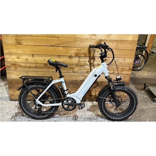 MAGICYCLE WHITE E-BIKE - *NO CHARGER*