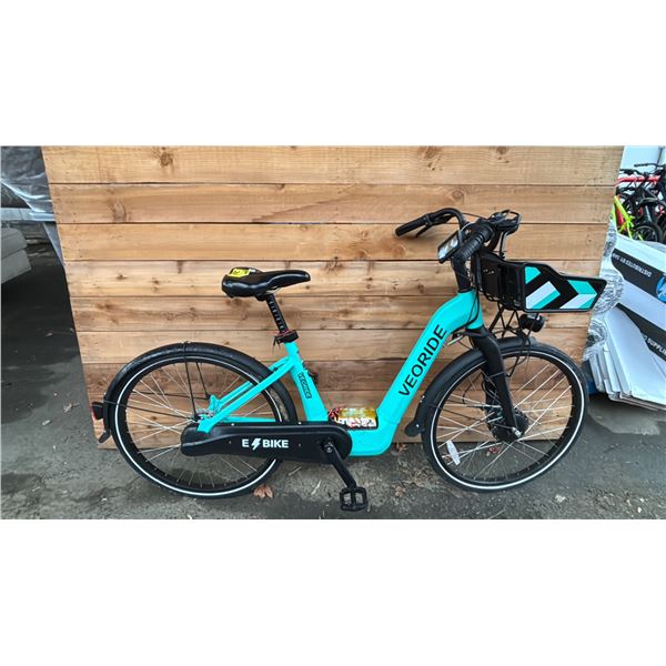 VEORIDE BLUE E-BIKE WITH BASKET - *BATTERY COVER MISSING/DOES NOT START/NO CHARGER*