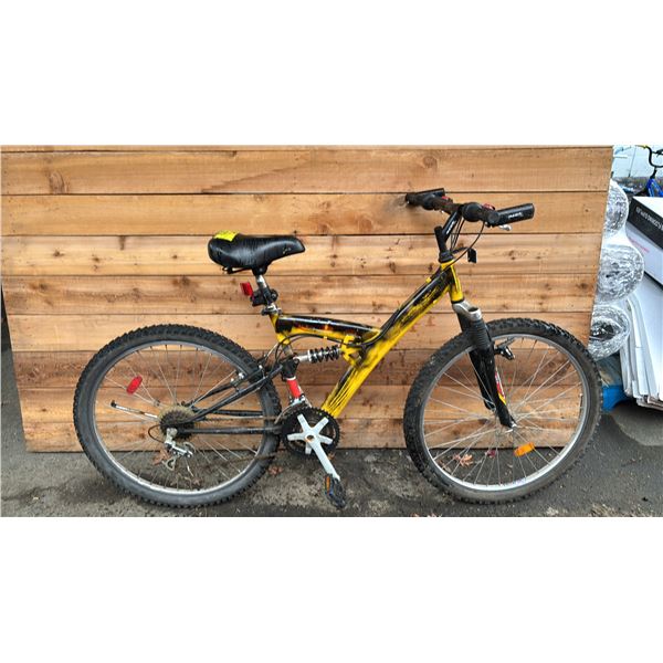 NO NAME BLACK & YELLOW 15 SPEED BIKE - *HAS BEEN SPRAY PAINTED*