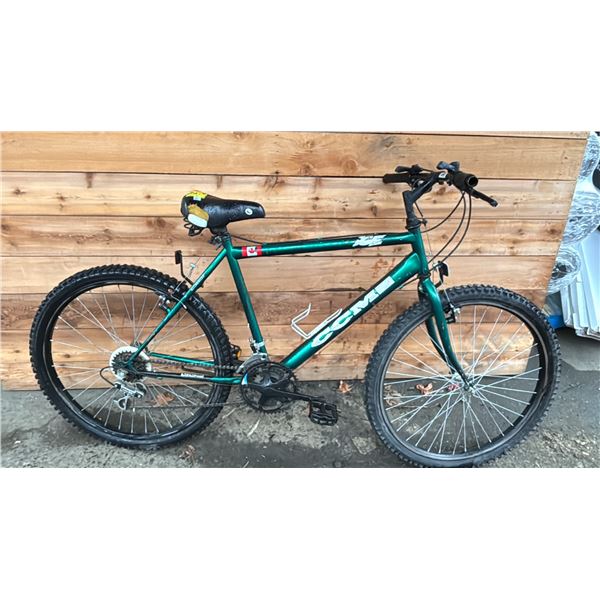 CCM GREEN 18-SPEED BIKE