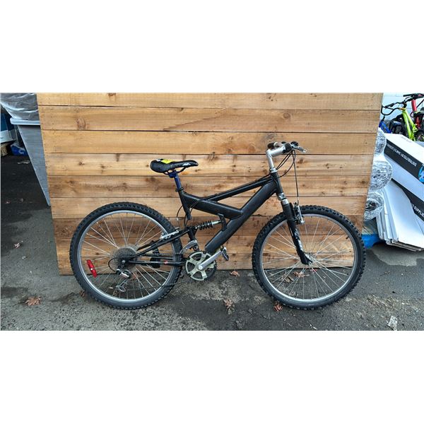 NO-NAME BLACK 21-SPEED BIKE