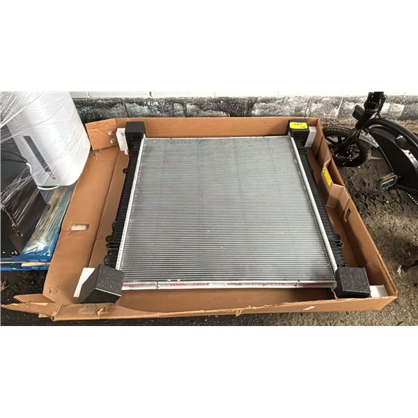 LARGE VEHICLE RADIATOR