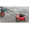 Image 3 : YARD MACHINES QUANTUM XTE GAS POWERED LAWN MOWER