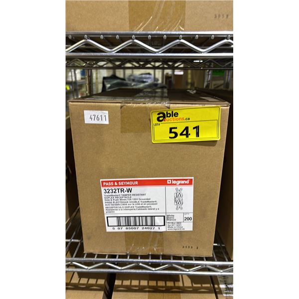 CASE OF LEGRAND PASS & SEYMOUR 3232TR-W DUPLEX RECEPTACLES, SIDE & PUSH WIRED, 15A 125V GROUNDED