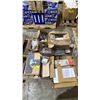 Image 1 : PALLET OF LARGE BOLTS, METAL ANGLES, PIVOT HINGES, 25 AMP FUSE LINKS, TABLE TOP SIGN HOLDER & MORE