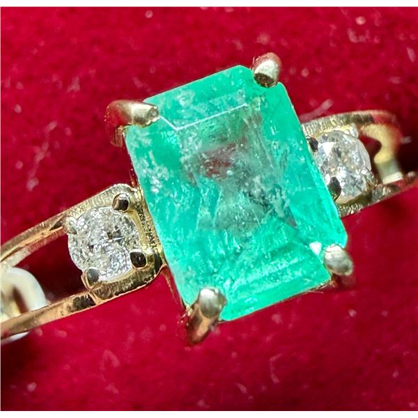 10K (1.5G) NATURAL EMERALD (0.95CT), DIAMOND (0.03CT) RING (SIZE 5.5)  SUGGESTED RETAIL VALUE $2000