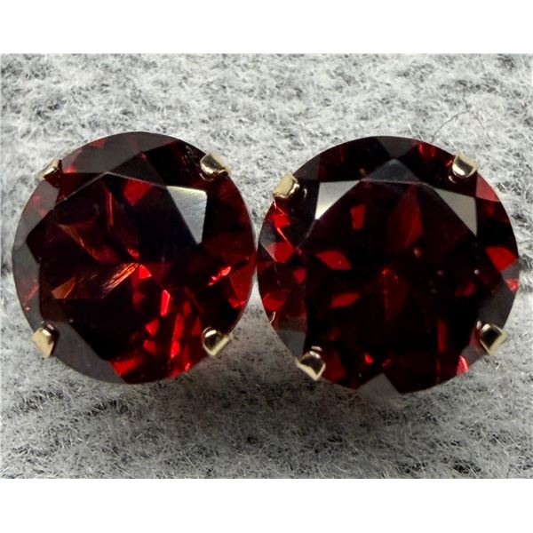 14K GARNET (2.06CT) EARRING SUGGESTED RETAIL VALUE $600