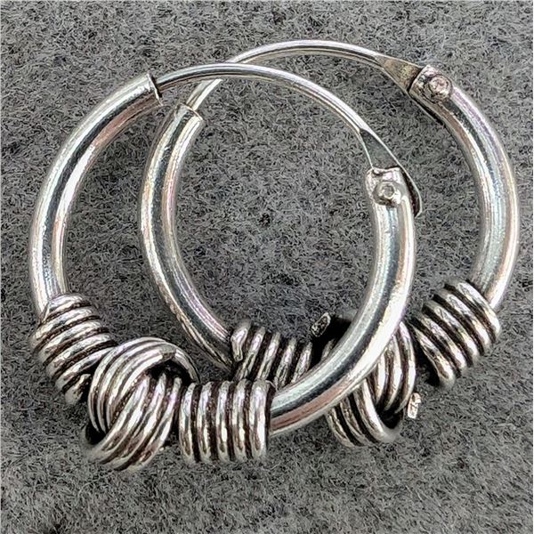 SILVER SMALL HOOP EARRINGS