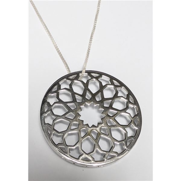 SILVER  NECKLACE SUGGESTED RETAIL VALUE $200