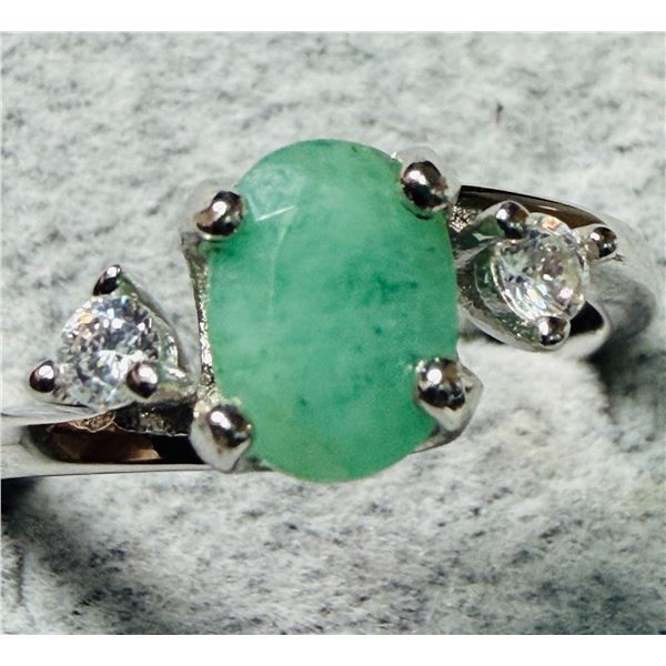 SILVER (2.44G) EMERALD (1.5CT) RING SUGGESTED RETAIL VALUE $200