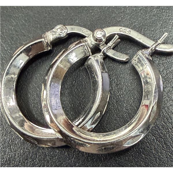 SILVER (1.4G) SMALL HOOP EARRINGS