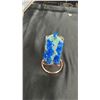 Image 3 : 3.7" BLUE SULPHURE SPECIMEN, 6" ROSE QUARTZ 6-SIDED TOWER