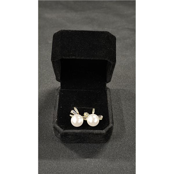 *NEW* 14K GOLD PLATED 10MM SYNTHETIC PEARL FISHHOOK EARRINGS