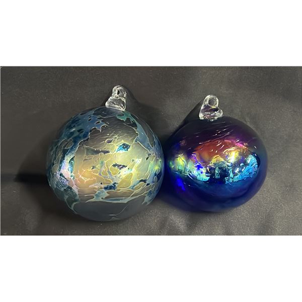 PAIR OF ROBERT HELD ART GLASS TREE ORNAMENTS - 3" AND 3.5" DIAMETER