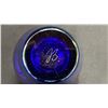 Image 2 : 4" TALL ART GLASS VASE SIGNED "JB" (COULD BE JAN BENDA)